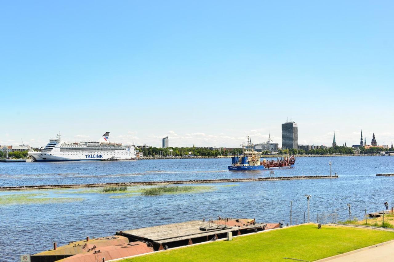 Vantis Riverside Hotell 3*
